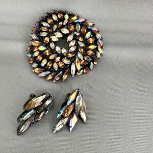 Sherman Vintage Brooch and Clip On Earrings Set Topaz Amber Aurora Borealis